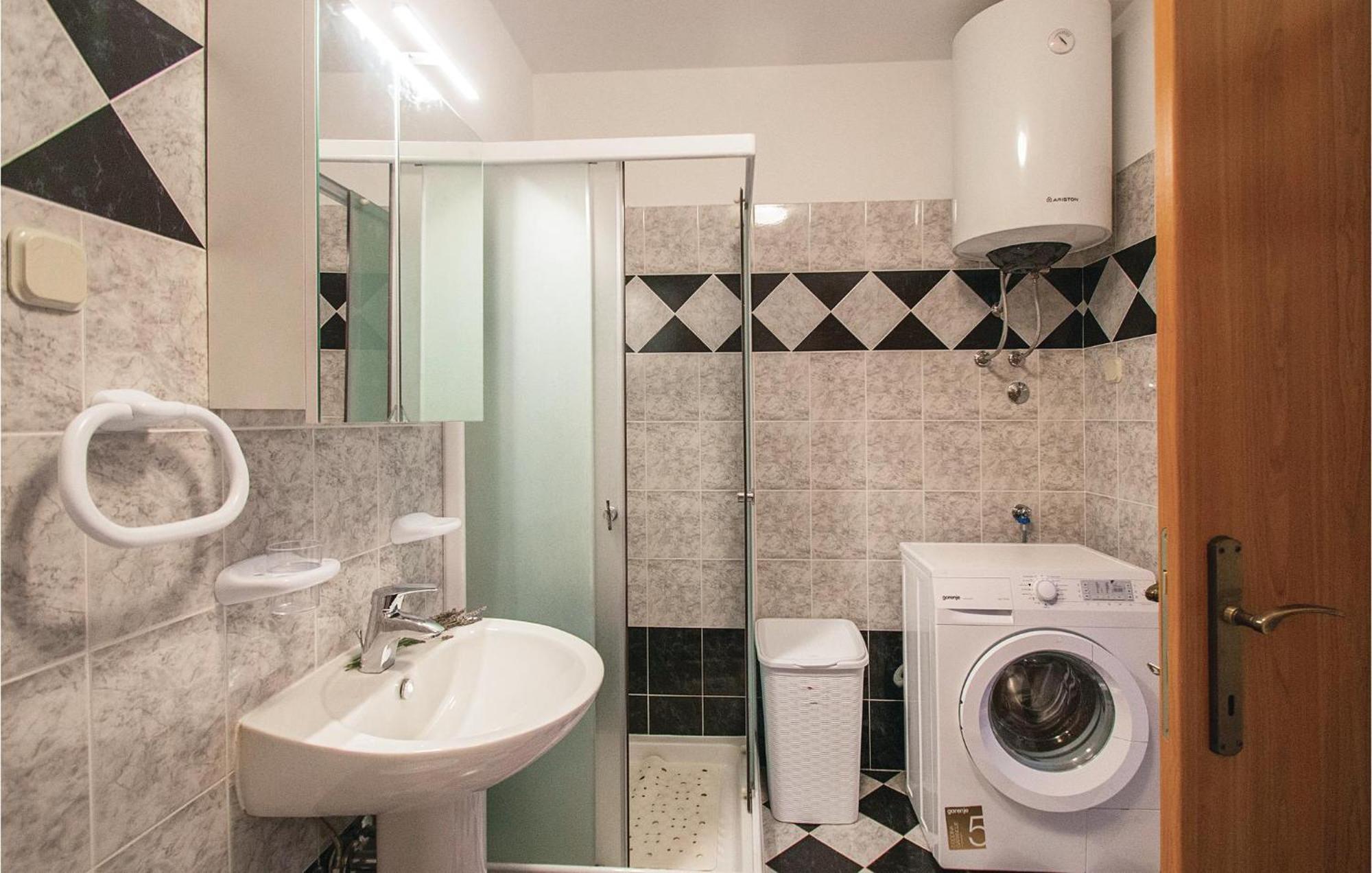 Amazing Apartment In Labin With House Sea View Eksteriør bilde