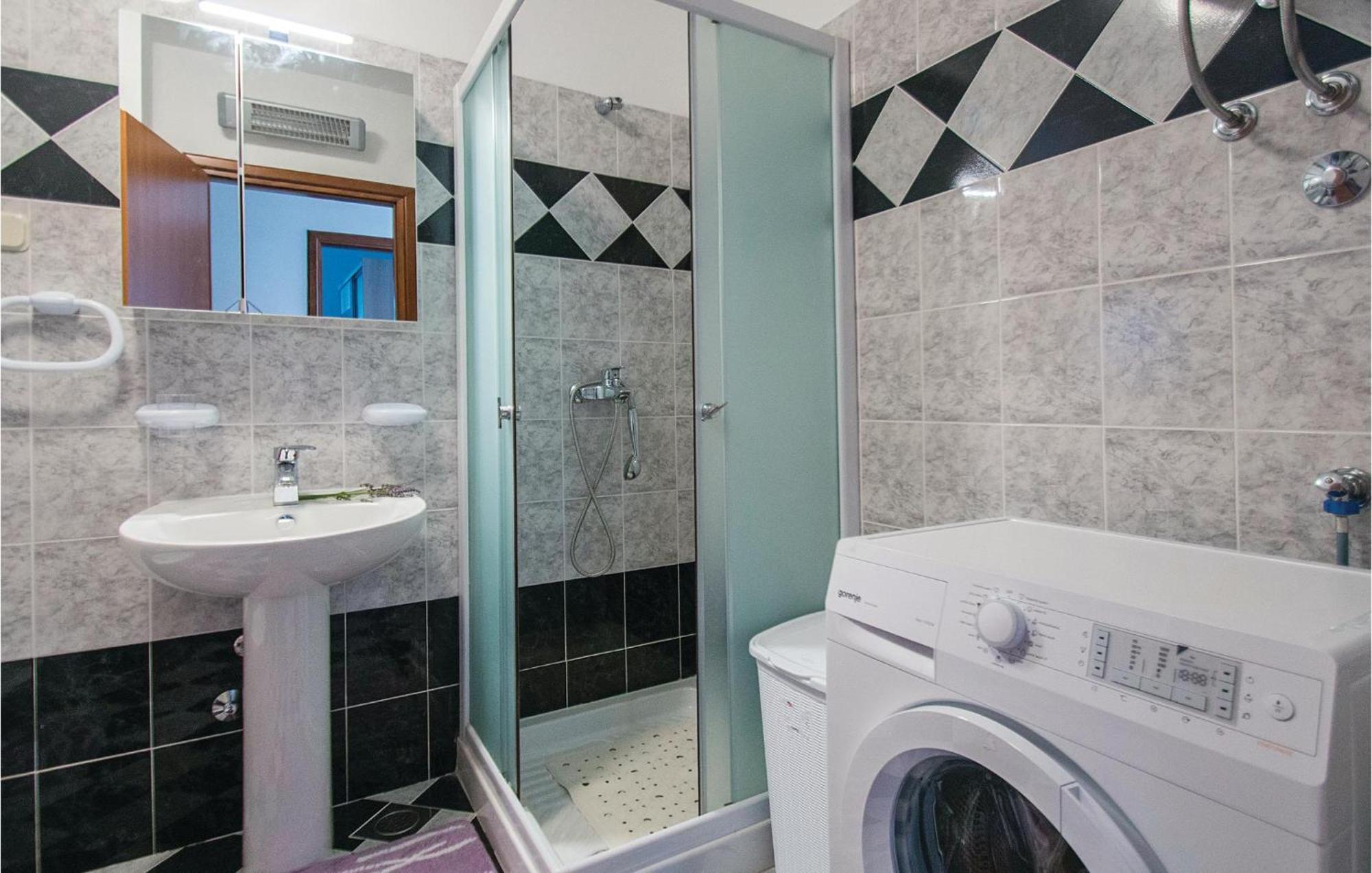 Amazing Apartment In Labin With House Sea View Eksteriør bilde